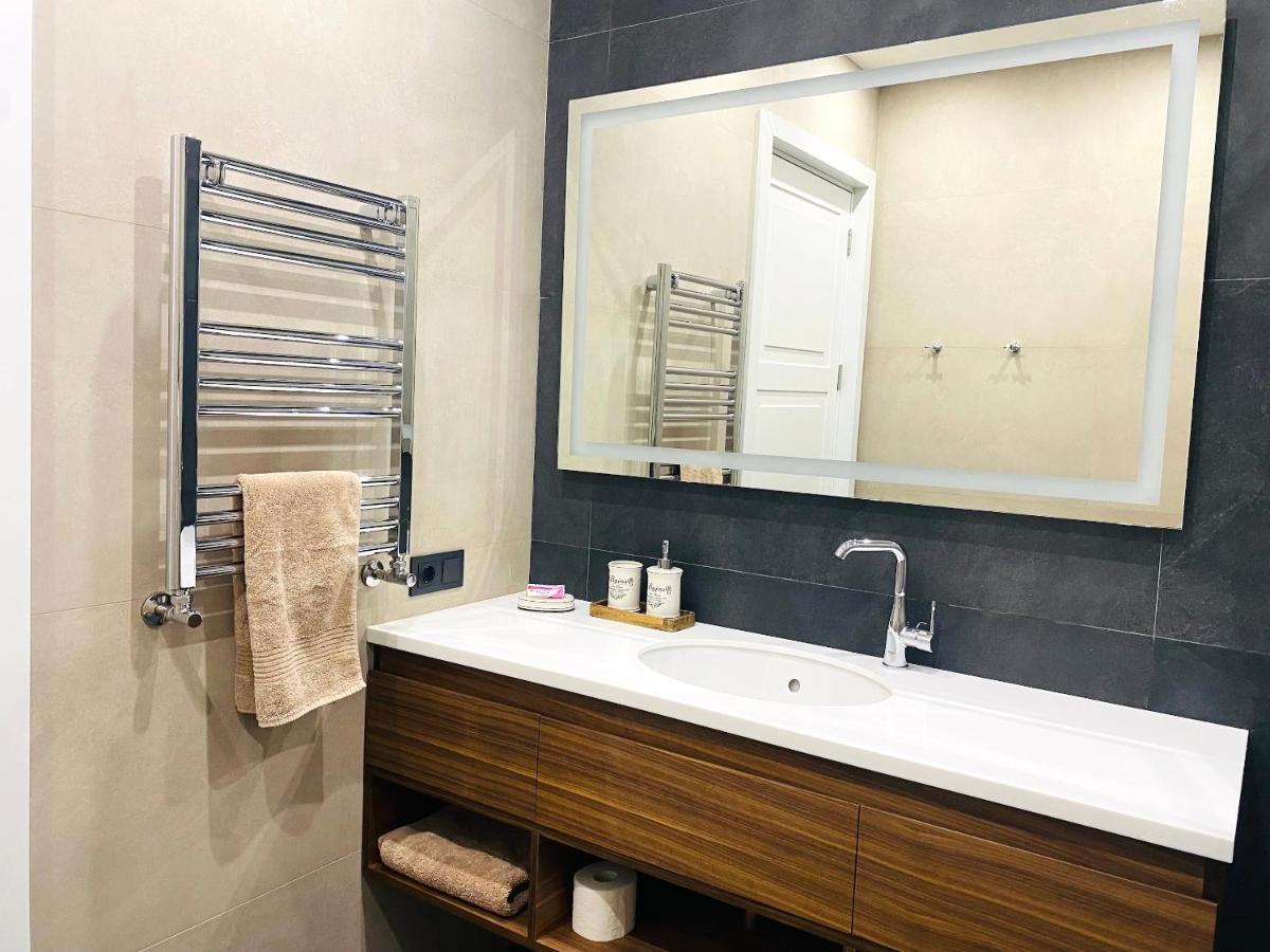 Heart Of Yerevan - City Center Luxury Apartments المظهر الخارجي الصورة
